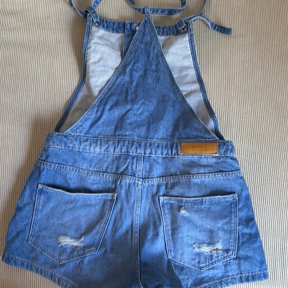 Zara Short Denim Overalls - Picture 3 of 4